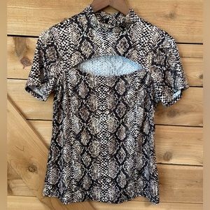 Pinc Snakeskin Print Peekaboo Short Sleeve Tee